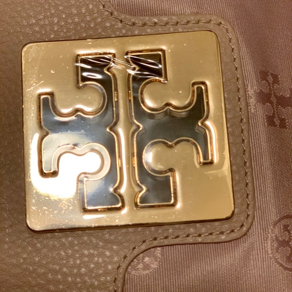 Tory Burch Crossbody + Mercer Tote - Picture 4 of 10